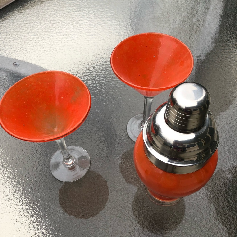 Vintage Blown glass martini glasses & Shaker - Picture 4 of 6